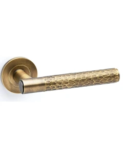 Deurkruk Hammered 'Spitfire' - Italian brass - Rond rozet Ø50mm