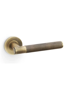 Deurkruk Knurled 'Spitfire' - Antiek messing - Rond rozet Ø50mm