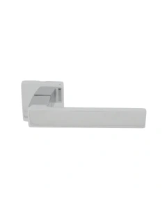 Deurkruk Foggia op vierkant rozet 50,5mm Chroom gepolijst - TC5CP